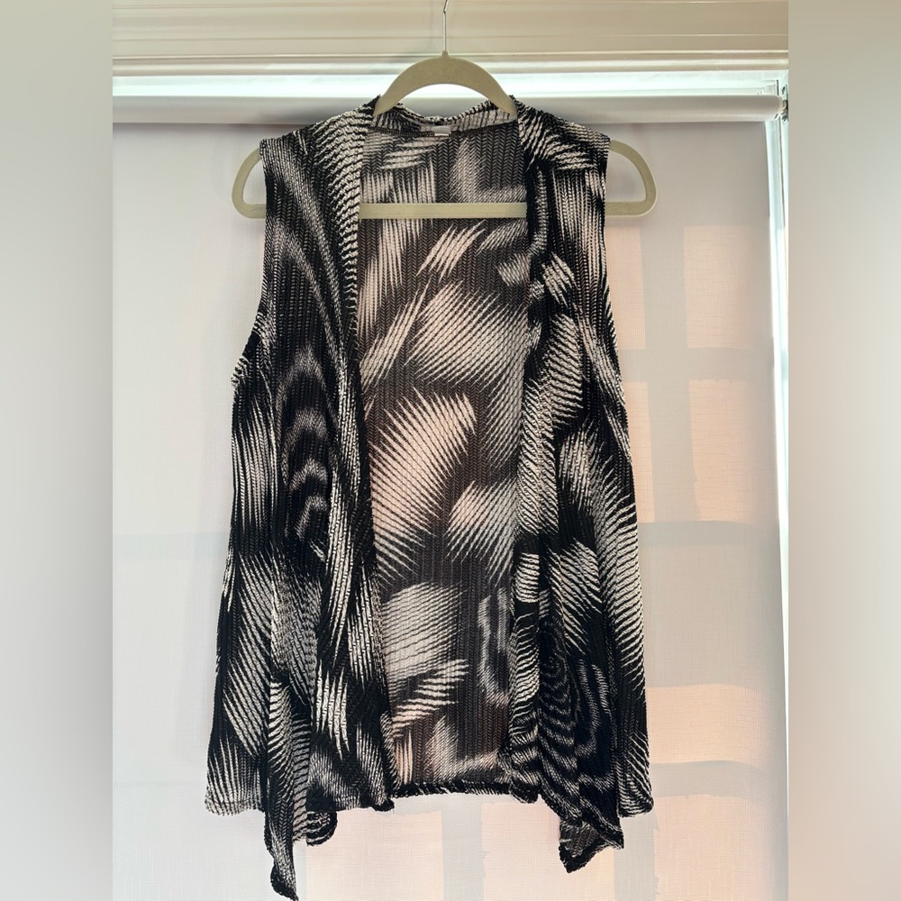 Chico's Monochrome Sleeveless Blouse